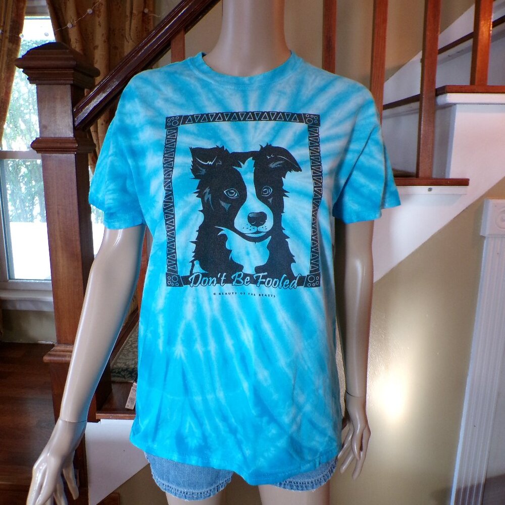 BEAUTY OF THE BEAST Australian Shepherd Pup Womens Tie Dye Blue Short Sleeve Med